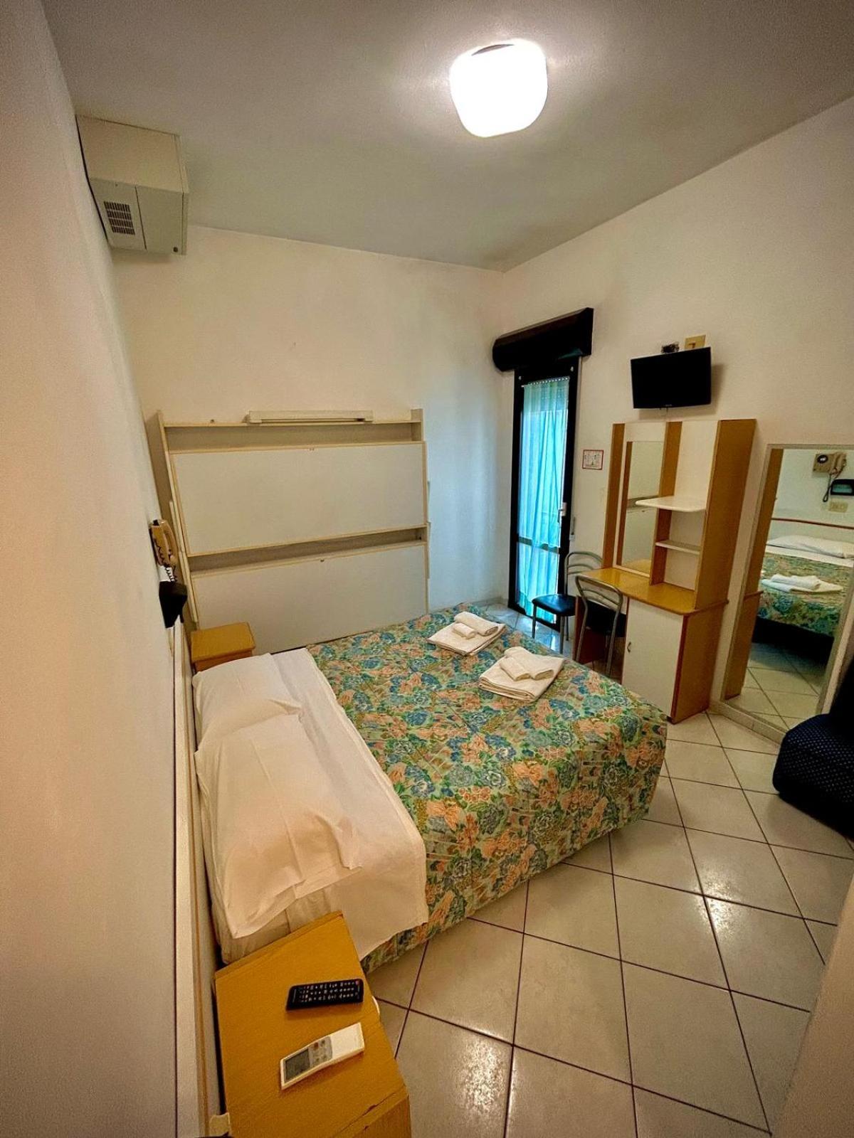 Hotel Sacramora Rimini Exteriör bild