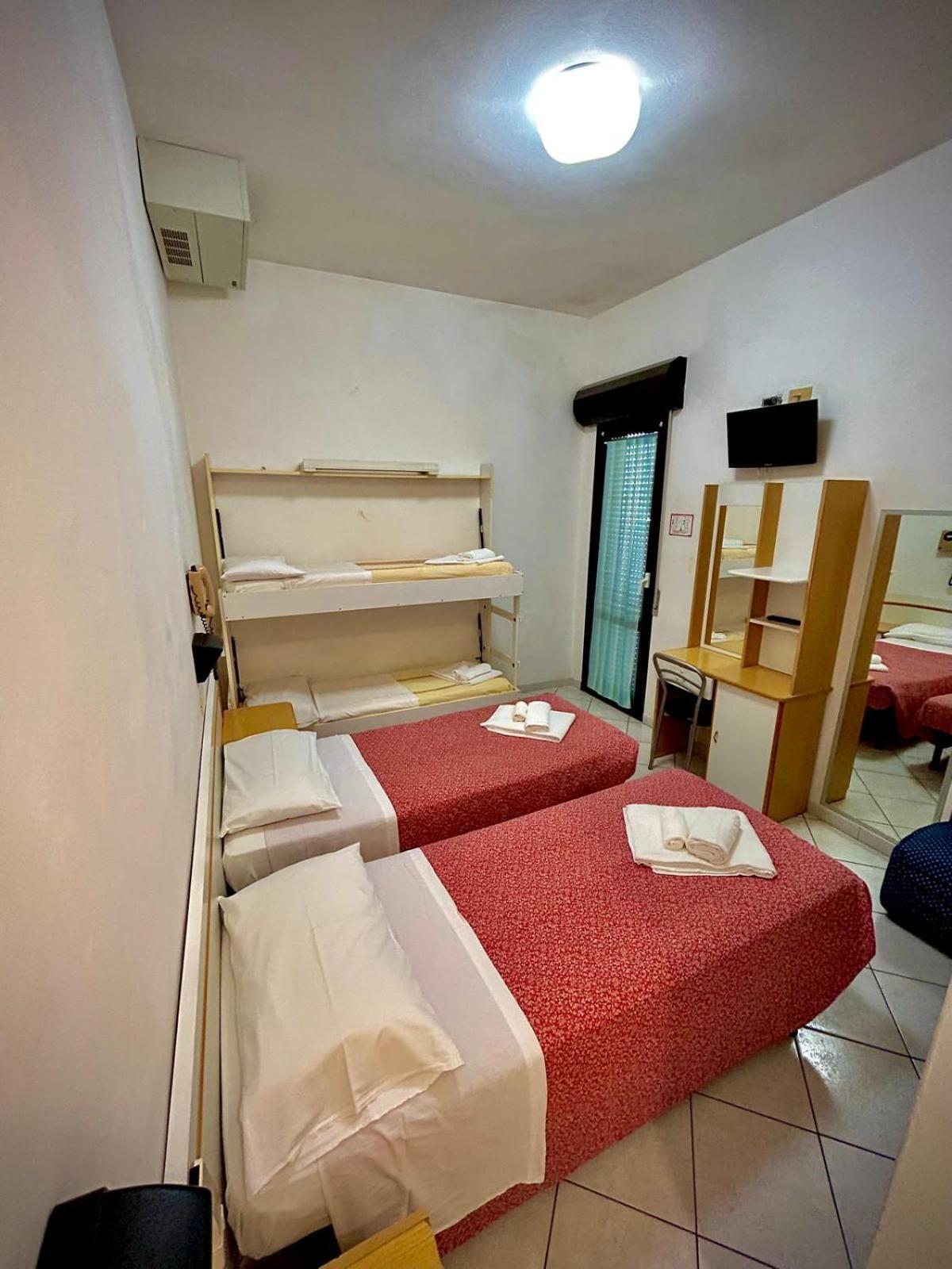 Hotel Sacramora Rimini Exteriör bild